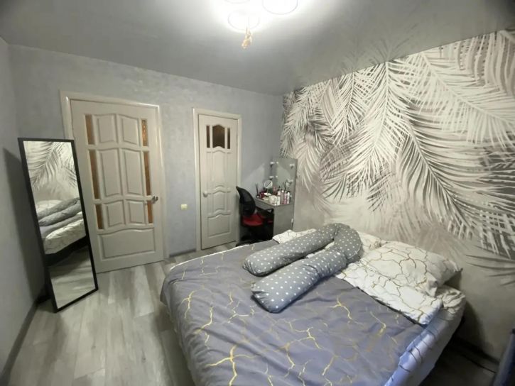 3-комн квартира Емельянова улица, д.18