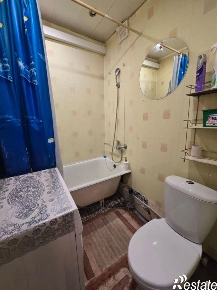 2-комн квартира Космонавтов ул, 21
