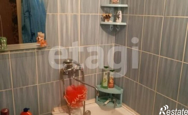3-комн квартира кв-л 50 лет Октября, 12,  д. 12