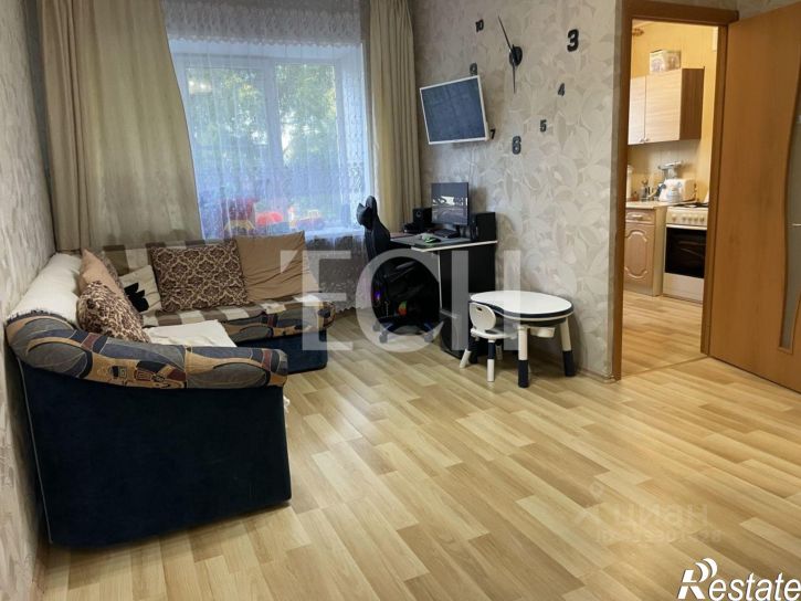 2-комн квартира г. Новомосковск, Комсомольская улица, 7
