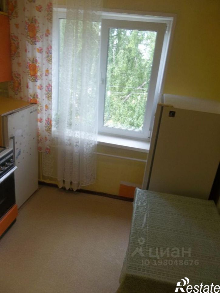 3-комн квартира ул Космонавтов, 27,  д. 27