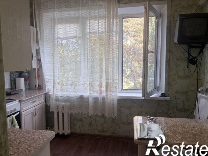 2-комн квартира Победы пр-кт, 1