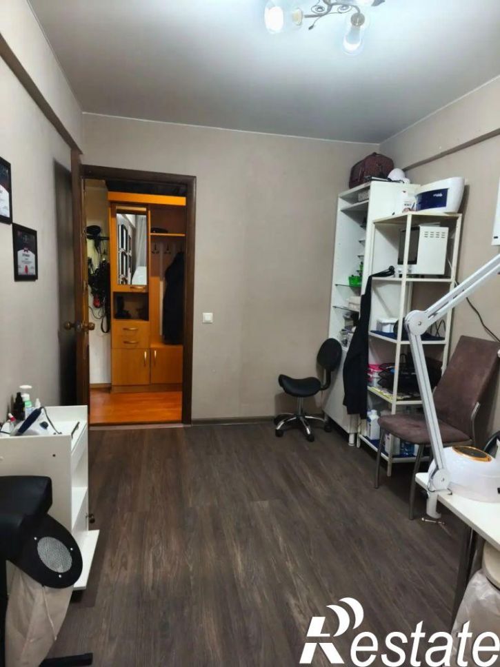3-комн квартира Строителей , 4