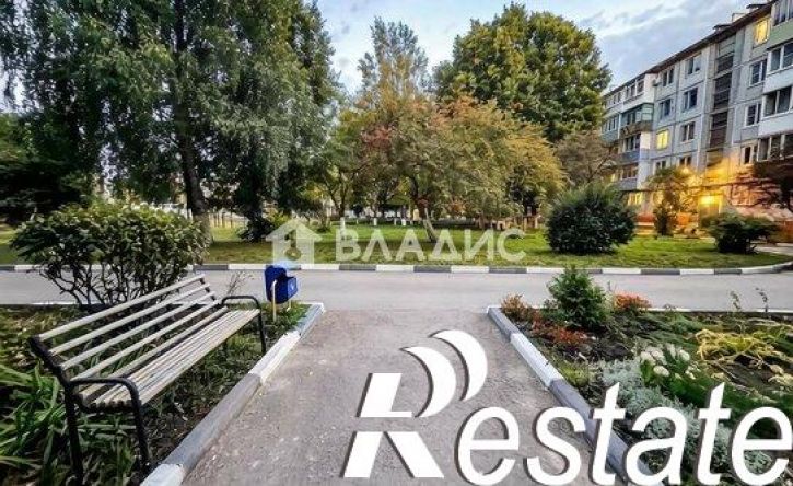 2-комн квартира улица 328-й Стрелковой Дивизии, 13,  д. 13