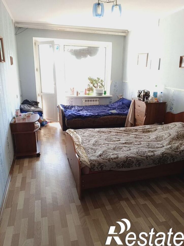 2-комн квартира Космонавтов ул, 11А